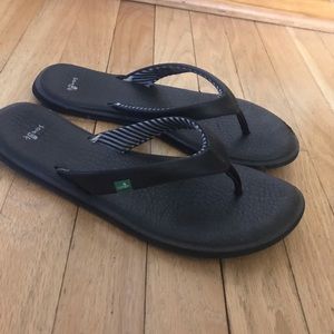Sanuk flip flops